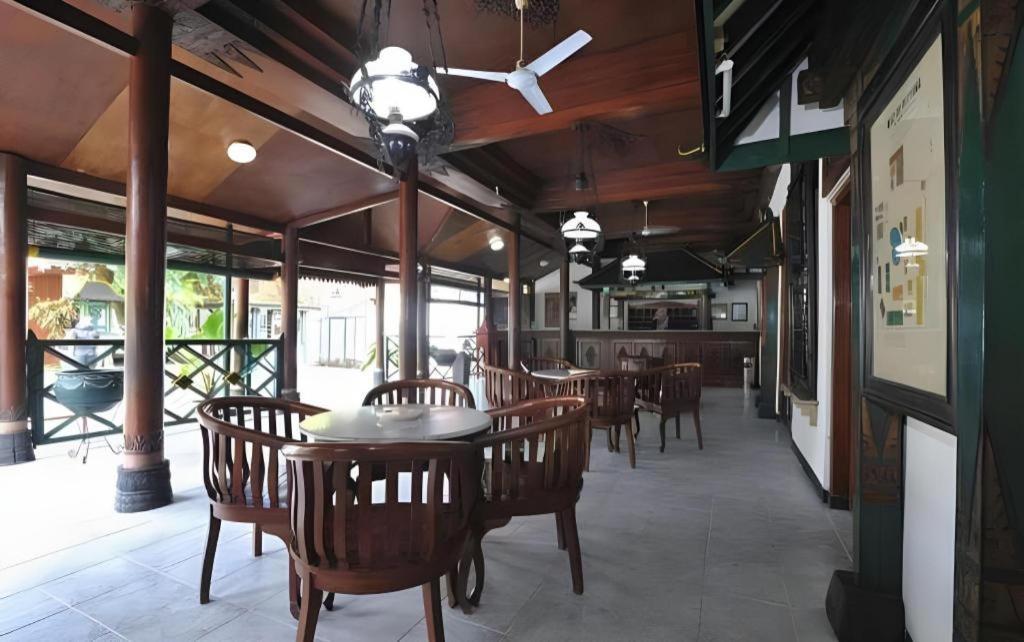 Hotel Batik Γιογκιακάρτα Εξωτερικό φωτογραφία