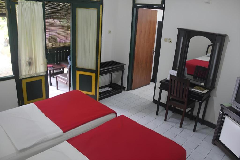 Hotel Batik Γιογκιακάρτα Εξωτερικό φωτογραφία