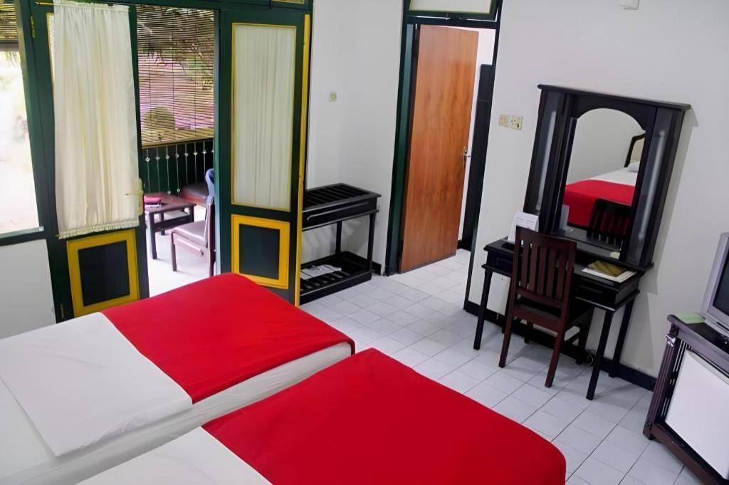 Hotel Batik Γιογκιακάρτα Εξωτερικό φωτογραφία
