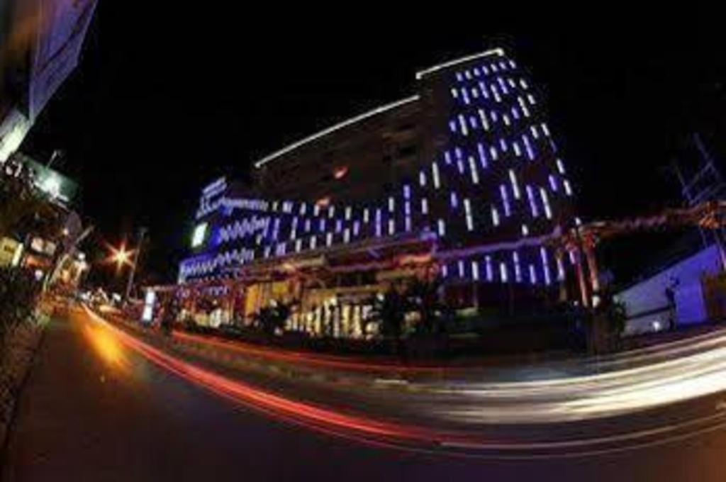 Hotel Batik Γιογκιακάρτα Εξωτερικό φωτογραφία